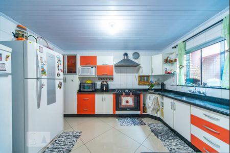 Casa à venda com 273m², 4 quartos e 3 vagas Casa à venda com 273m², 4 quartos e 3 vagasCozinha