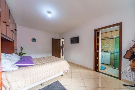 Casa à venda com 273m², 4 quartos e 3 vagas Casa à venda com 273m², 4 quartos e 3 vagasQuarto 4
