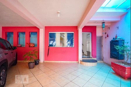 Casa à venda com 273m², 4 quartos e 3 vagas Casa à venda com 273m², 4 quartos e 3 vagasGaragem