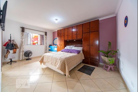 Casa à venda com 273m², 4 quartos e 3 vagas Casa à venda com 273m², 4 quartos e 3 vagasQuarto 4