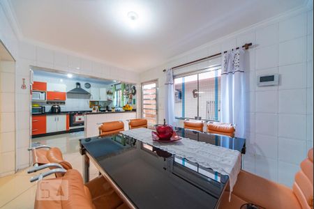 Casa à venda com 273m², 4 quartos e 3 vagas Casa à venda com 273m², 4 quartos e 3 vagasCopa