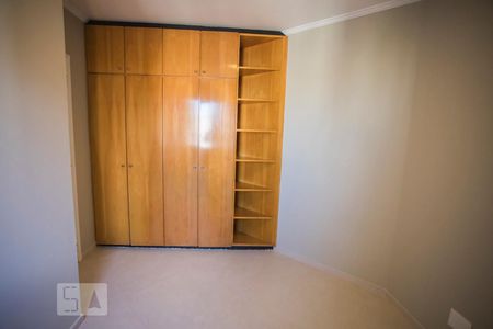 Apartamento para alugar com 83m², 2 quartos e 2 vagasQuarto 2 - Armários