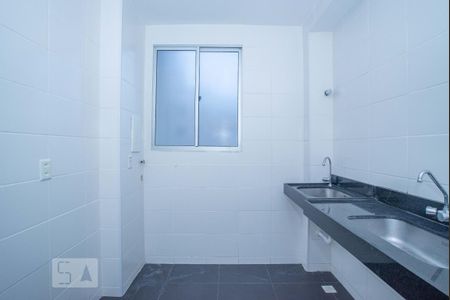 Cozinha de apartamento para alugar com 2 quartos, 50m² em Conjunto Helena Antipoff, Belo Horizonte