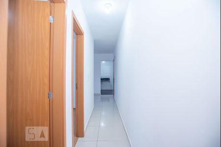 Corredor de apartamento para alugar com 2 quartos, 50m² em Conjunto Helena Antipoff, Belo Horizonte