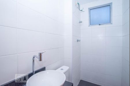 Banheiro de apartamento para alugar com 2 quartos, 50m² em Conjunto Helena Antipoff, Belo Horizonte