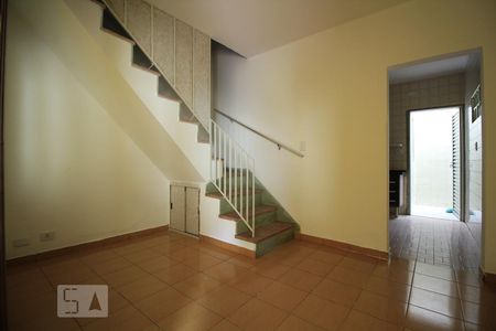 Casa para alugar com 2 quartos, 70m² em Vila das Mercês, São Paulo