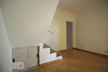 Casa para alugar com 2 quartos, 70m² em Vila das Mercês, São Paulo