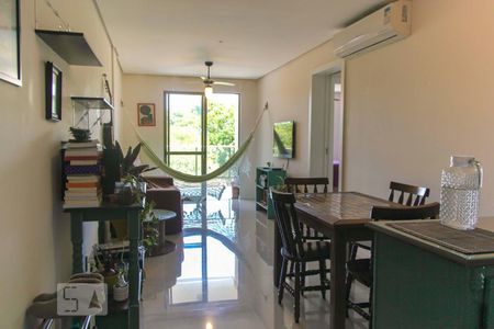 Sala de apartamento para alugar com 3 quartos, 90m² em Campeche, Florianópolis