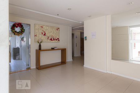 Apartamento para alugar com 63m², 2 quartos e 1 vaga Apartamento para alugar com 63m², 2 quartos e 1 vagaHall dos Elevadores