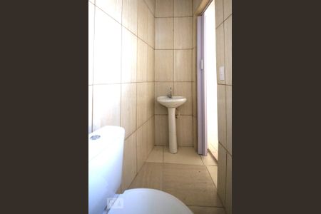 Casa para alugar com 38m², 1 quarto e sem vagaBanheiro 