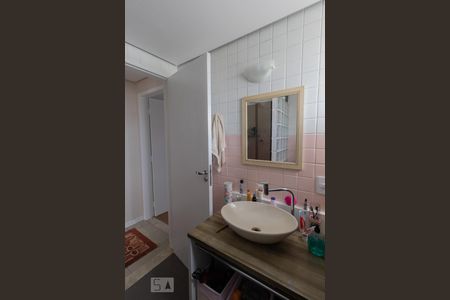 Banheiro de apartamento à venda com 2 quartos, 70m² em Vila São Judas Tadeu, Guarulhos