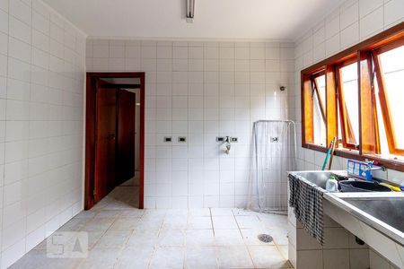 Casa de condomínio à venda com 583m², 5 quartos e 4 vagasÁrea de Serviço