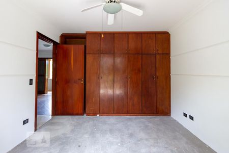 Casa de condomínio à venda com 583m², 5 quartos e 4 vagasQuarto 2