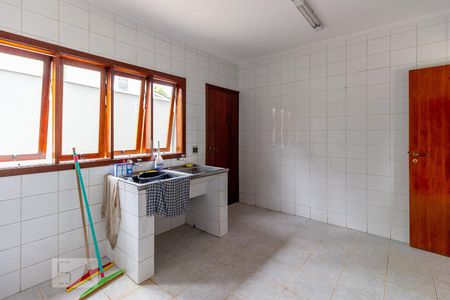 Casa de condomínio à venda com 583m², 5 quartos e 4 vagasÁrea de Serviço