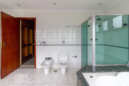 Casa de condomínio à venda com 583m², 5 quartos e 4 vagasBanheiro da Suíte Master