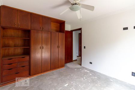 Casa de condomínio à venda com 583m², 5 quartos e 4 vagasQuarto 3