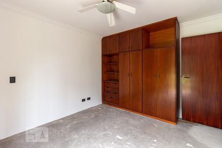 Casa de condomínio à venda com 583m², 5 quartos e 4 vagasQuarto 3