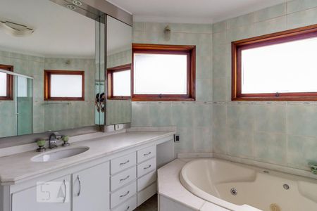 Casa de condomínio à venda com 583m², 5 quartos e 4 vagasBanheiro da Suíte 1