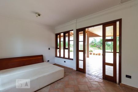 Casa de condomínio à venda com 583m², 5 quartos e 4 vagasÁrea Externa - Sala