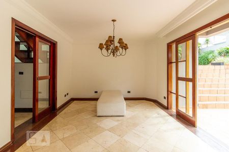 Sala de casa de condomínio à venda com 5 quartos, 583m² em Alphaville, Santana de Parnaíba