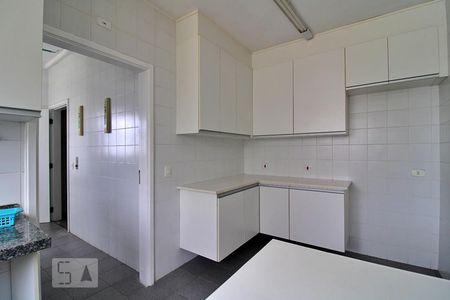 Apartamento à venda com 240m², 3 quartos e 3 vagasCozinha