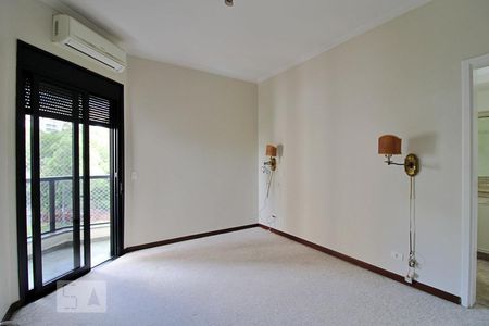 Apartamento à venda com 240m², 3 quartos e 3 vagasSuíte 1