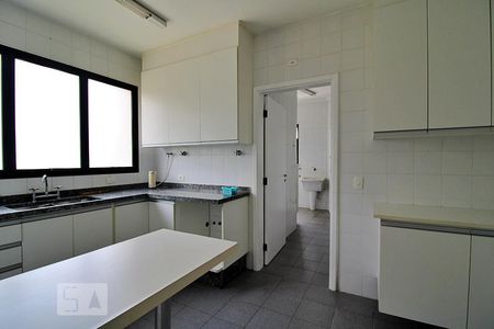 Apartamento à venda com 240m², 3 quartos e 3 vagasCozinha