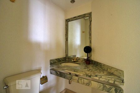 Apartamento à venda com 240m², 3 quartos e 3 vagasLavabo