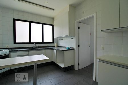 Apartamento à venda com 240m², 3 quartos e 3 vagasCozinha