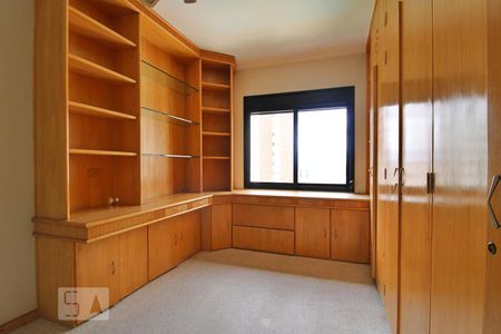 Apartamento à venda com 240m², 3 quartos e 3 vagasSuíte 2