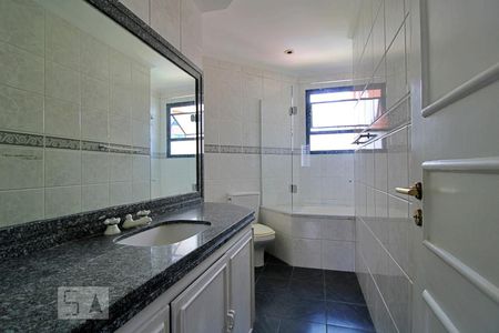 Apartamento à venda com 240m², 3 quartos e 3 vagasBanheiro