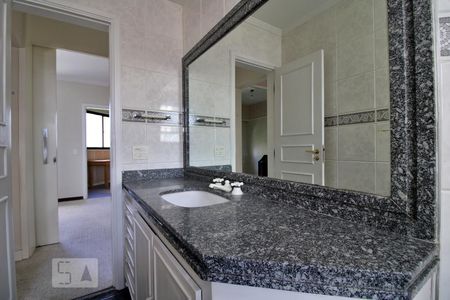 Apartamento à venda com 240m², 3 quartos e 3 vagasBanheiro