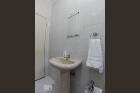 Casa à venda com 222m², 3 quartos e 2 vagasBanheiro