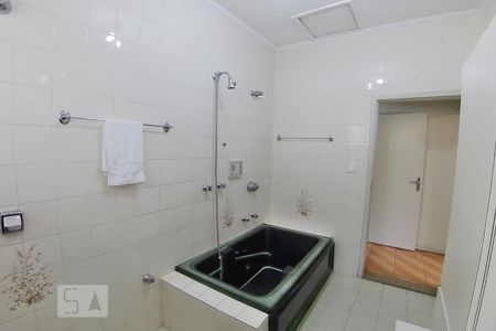 Casa à venda com 222m², 3 quartos e 2 vagasBanheiro da Suíte