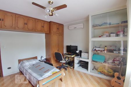 Casa à venda com 222m², 3 quartos e 2 vagasQuarto