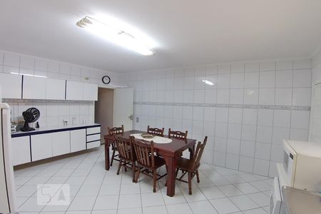 Casa à venda com 222m², 3 quartos e 2 vagasCozinha