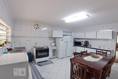 Casa à venda com 222m², 3 quartos e 2 vagasCozinha
