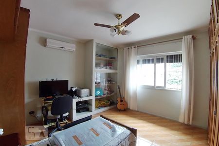 Casa à venda com 222m², 3 quartos e 2 vagasQuarto