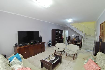 Casa à venda com 222m², 3 quartos e 2 vagasSala