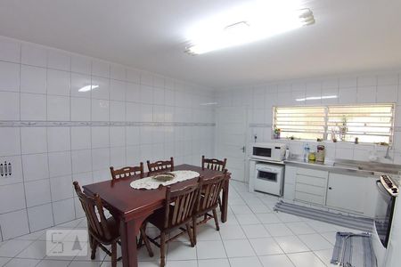 Casa à venda com 222m², 3 quartos e 2 vagasCozinha