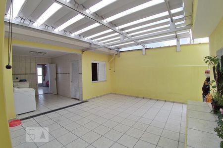Casa à venda com 222m², 3 quartos e 2 vagasQuintal