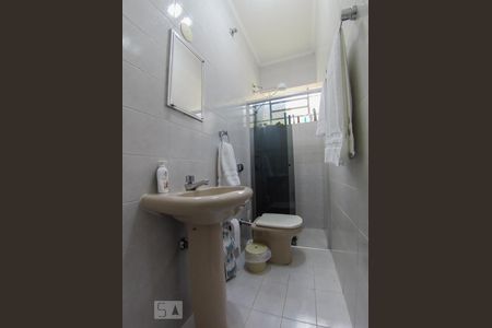 Casa à venda com 222m², 3 quartos e 2 vagasBanheiro