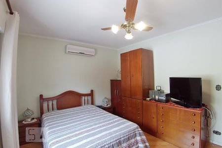 Casa à venda com 222m², 3 quartos e 2 vagasSuíte