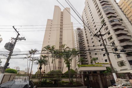 Apartamento à venda com 80m², 3 quartos e 2 vagas Apartamento à venda com 80m², 3 quartos e 2 vagasFachada