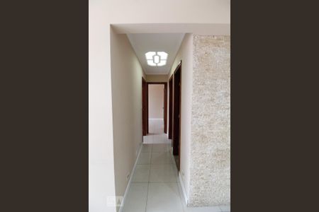 Corredor de apartamento para alugar com 3 quartos, 67m² em Macedo, Guarulhos