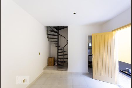 Cozinha de casa para alugar com 1 quarto, 37m² em Butantã, São Paulo