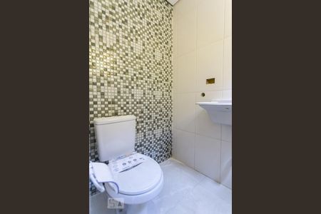 Banheiro de casa para alugar com 1 quarto, 37m² em Butantã, São Paulo