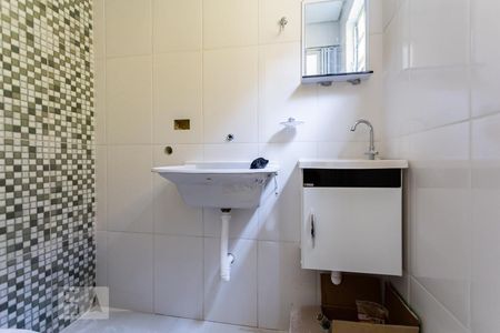 Banheiro de casa para alugar com 1 quarto, 37m² em Butantã, São Paulo