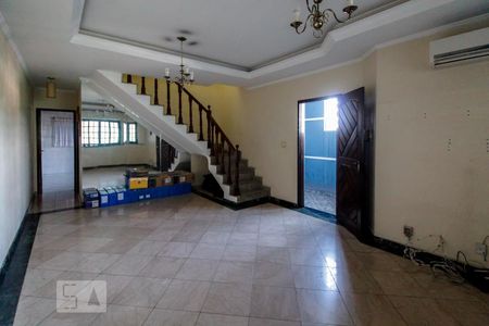 Sala de casa para alugar com 3 quartos, 220m² em Vila Gopouva, Guarulhos