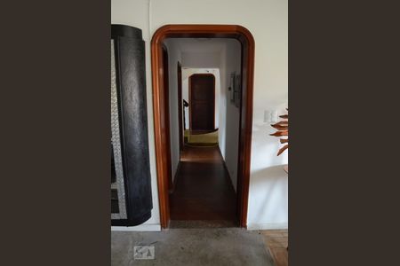 Casa à venda com 700m², 5 quartos e 4 vagasCorredor